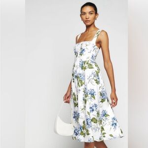 Reformation Tagliatelle Linen Dress In Riviera
Size 4